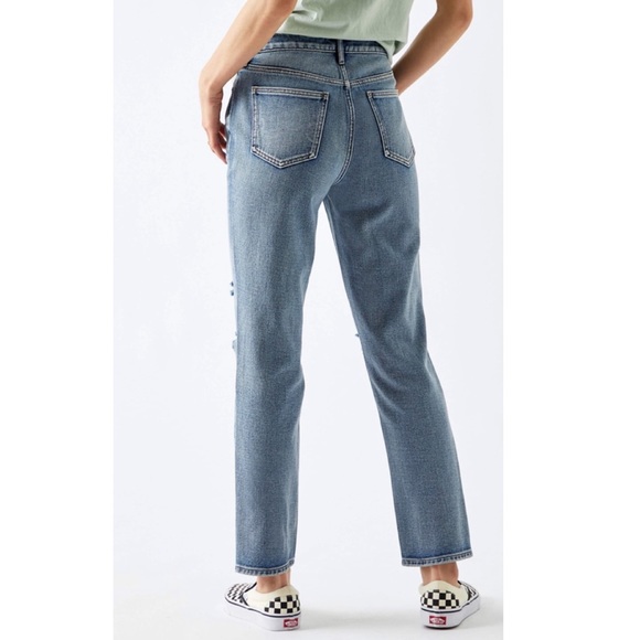 NWT PacSun | Distressed Mom Jeans, Size 26 - Picture 5 of 14